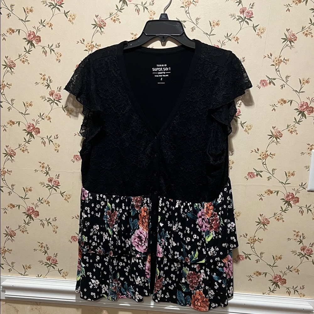 Torrid Black and Multicolor Floral Babydoll Top Size 2
